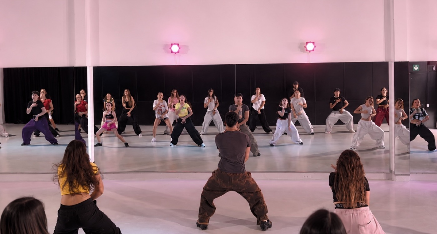 Comercial · clase de comercial en Bloom Studio Cádiz